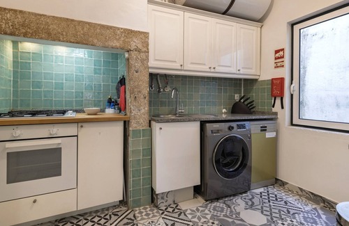 Merces Apartment | Charm & Class 2BDR Property by LovelyStay