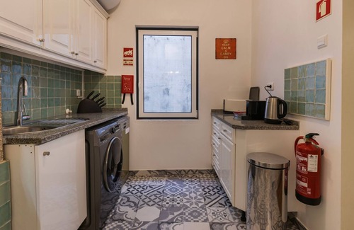 Merces Apartment | Charm & Class 2BDR Property by LovelyStay