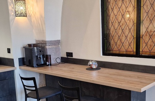 Clermont Ferrand City Centre Condo | Charm & comfort: L'Abbaye 1688