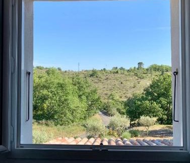 Saint-Etienne-de-Fontbellon Bed & Breakfast | Charmante chambre dans une maison de campagne