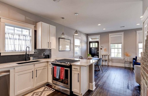 West Riverside House | Charm in Uptown: Exclusive 3BR, 2BA Home, Backyard - Your NOLA Oasis Awaits!