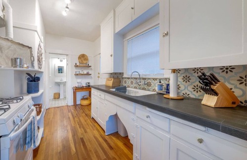 West University House | Charm/Near 4th Ave/1 BR 1 BA/Walk to U of Av