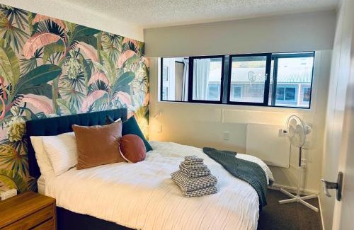 Mount Maunganui Apartment | Charm on Commons, Mauao
