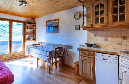 Meribel-Mottaret Apartment | Charmant appart avec balcon, ski-in/ski-out, Méribel - FR-1-355-30