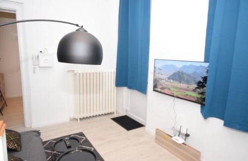 Valenciennes Apartment | CHARMANT APPART - HYPER CENTRE - TRAMWAY - FREE WIFI - leRelaisdOdile4