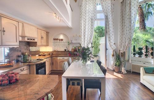 La Croix des Gardes Apartment | Charmant appartement en duplex 288L