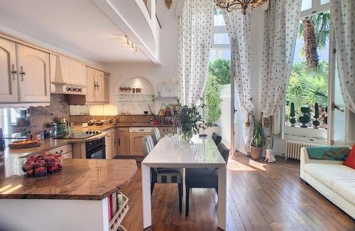 La Croix des Gardes Apartment | Charmant appartement en duplex 288L