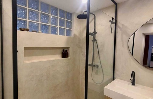 4th Arrondissement Apartment | Charmant Appartement Marseillais