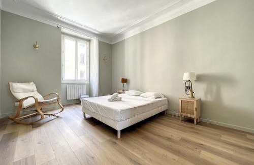 Les Cinq Avenues Apartment | Charmant appartement rénové - Central & Spacieux - Les Frères de la Loc'