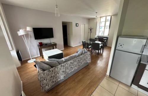 Uzerche Apartment | Charmant appartement RDC familial ou pour le travail