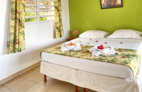 Marigot House | Charmant Bungalow avec vue sur la mer à Marigot, 60 m², piscine.