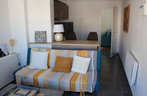 8th Arrondissement House | Charmant Cabanon aux Goudes Avec Vue mer