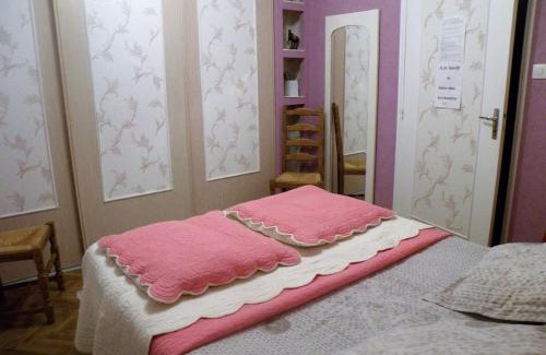 Cousances-les-Forges Bed & Breakfast | Charmant Chalet avec Cheminée - Animaux Acceptés - FR-1-585-157