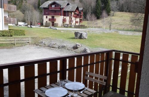 Bernex Apartment | Charmant Duplex avec Balcon et Parking à Bernex, Proche Remontées Mécaniques - FR-1-498-36