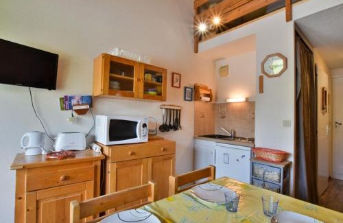 Bernex Apartment | Charmant Duplex avec Balcon et Parking à Bernex, Proche Remontées Mécaniques - FR-1-498-36