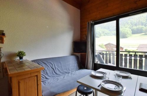 Bernex Apartment | Charmant duplex près des pistes pour 4 personnes avec balcon exposé sud - FR-1-498-88