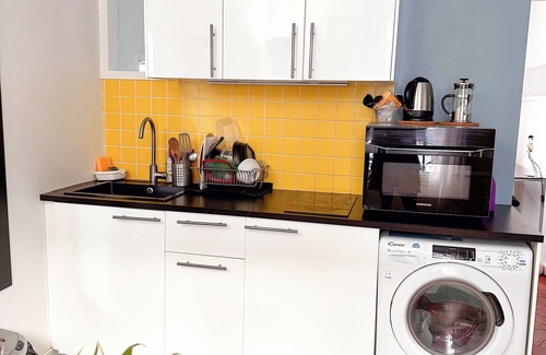 Combat Apartment | Charmant ET Lumineux 2 Pièces EN Plein Coeur DE Paris