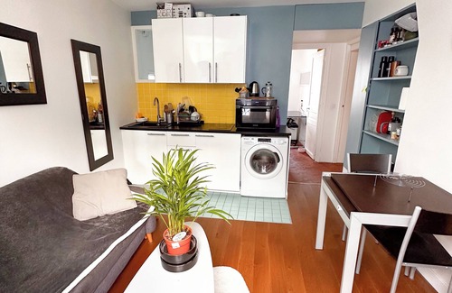 Combat Apartment | Charmant ET Lumineux 2 Pièces EN Plein Coeur DE Paris