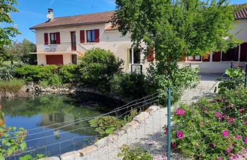 Sencenac-Puy-de-Fourches House | CHARMANT LOGEMENT ENTIER A LA CAMPAGNE