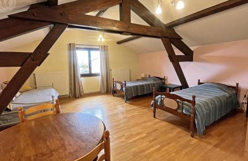 Saint-Christo-en-Jarez House | Charmant gîte avec terrasse et jardin à Saint-Christo-en-Jarez - FR-1-496-204