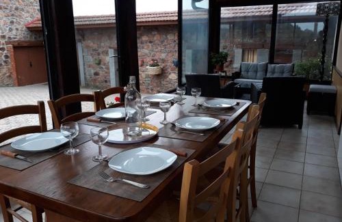 Saint-Victor-sur-Rhins House | Charmant gîte avec jardin, animaux admis, proche Roanne - FR-1-496-233