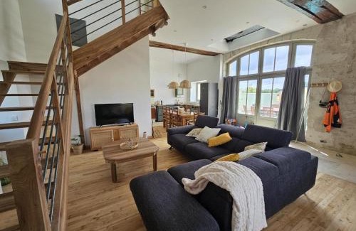 Avon-les-Roches House | Charmant Gîte 6 Pers avec Piscine Privée et Jardin, Avon-les-Roches - FR-1-381-629