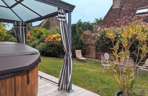 Le Blanc House | Charmant gîte au cœur du Berry avec jacuzzi et terrasse - FR-1-591-757