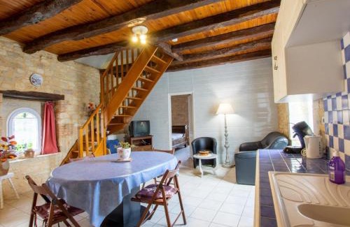 Tourtoirac House | Charmant Gîte en Pierres avec Jardin et Parking - FR-1-616-280