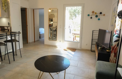 Aubais Cabin | Charmant Gîte Proximité Camargue , Sommières Avec Mini Piscine en Garrigue