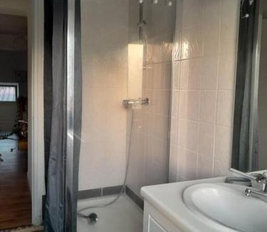 Eclaron-Braucourt-Sainte-Liviere Apartment | Charmant logement avec parking gratuit sur place