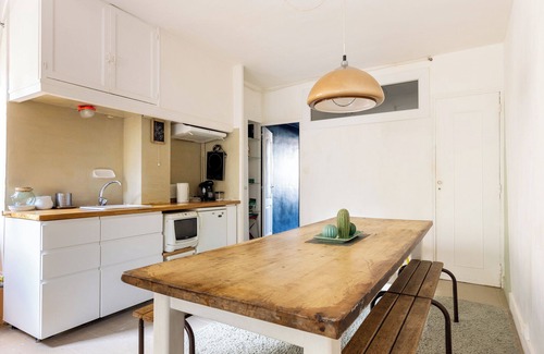 Le Pharo Apartment | Charmant, lumineux, sans vis à vis, proche plages. nUn havre de paix central.