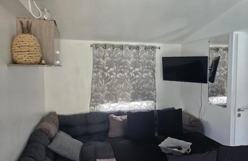 Gemenos Ski Chalet | Charmant Mobil home avec piscine privative