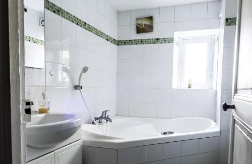 Montbazon House | Charmant Moulin Spa