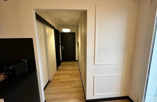 Poteries Apartment | Charmant Studio Neuf, Hypercentre, Parking, Balcon