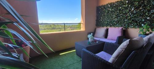 Pont Royal Apartment | Charmant T2 climatisé avec belle vue , Golf de Pont-Royal