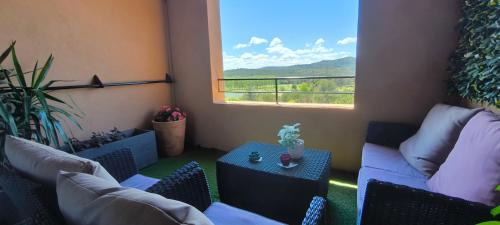 Pont Royal Apartment | Charmant T2 climatisé avec belle vue , Golf de Pont-Royal