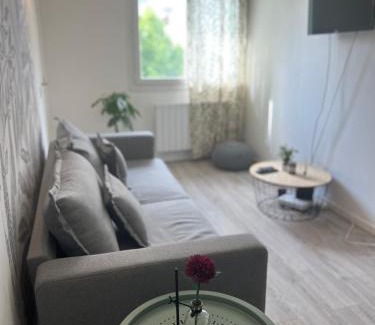 Saint-Lazare Apartment | Charmant T4 en plein cœur des chartreux