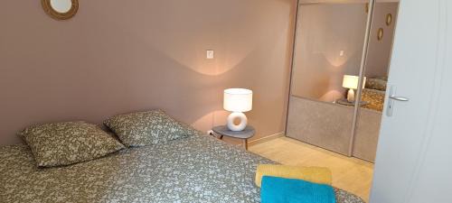 Novalaise House | Charmant Triplex plein centre