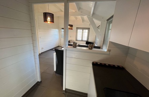 Liezele Ski Chalet | Charmante Chalet aan het Water in Bosrijke Omgeving, Waar je tot Rust Komt