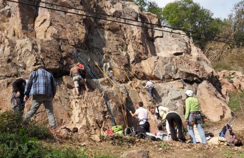 Chatel-Montagne House | Charmante Grange en Pierres, Jardin, Terrasse, Toutou Bienvenu - FR-1-489-47