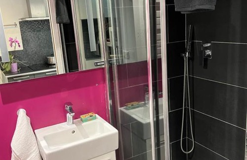 La Roque-d'Antheron Apartment | Charmante maisonnette au cœur du village