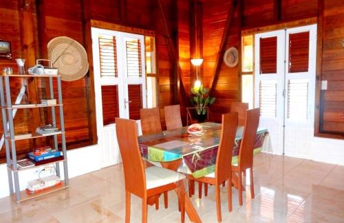 Massioux House | Charmante maison à Anse-Bertrand avec jardin privé