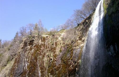 Mont-Dore House | Charmante maison 100m² au centre du Mont-Dore, patio, cour, garage, 6 pers, idéale pour famille - FR-1-415-134