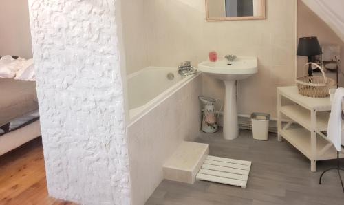 Primelin House | Charmante maison près de Primelin avec jardin et terrasse