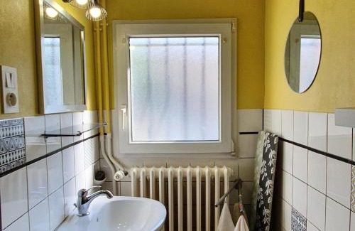 Sivry-sur-Meuse House | Charmante maison rénovée avec jardin, proche de Verdun, idéale pour familles, draps et chauffage inclus - FR-1-585-50