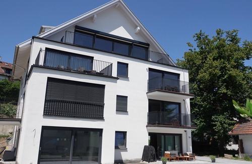 Fuessen Apartment | Charmante Neubau Ferienwohnung mit Schloß und Bergblick im Centrum von Füssen