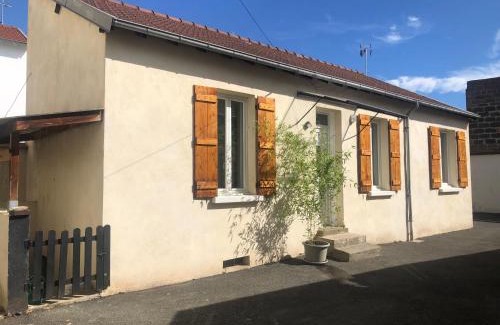 Les Romains House | Charmante petite maison proximité Vichy centre