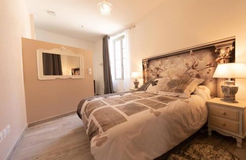 Riez Apartment | Charme et caractère au centre classé 3 étoiles