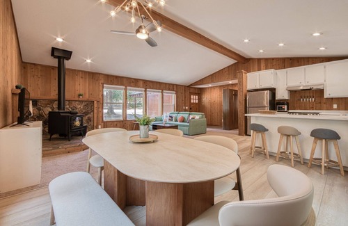 Truckee House | Charmed Cabin at Tahoe Donner by Tahoe Getaways - 2BR w/HOA Access