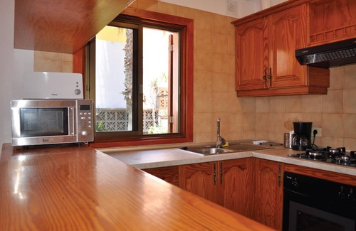 Arenas del Mar House | Charming house with mature gardens & self contained roof studio with sea views